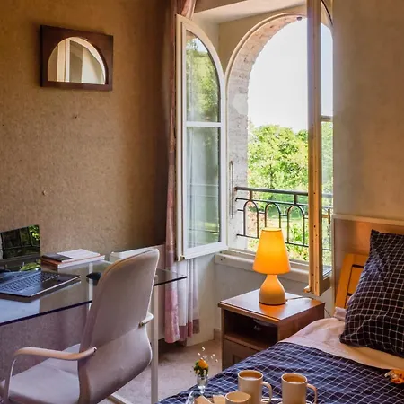 Lacoume Saint Jacques *