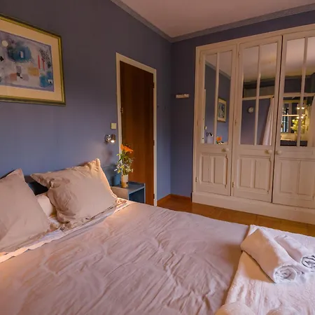 Проживание в семье Lacoume Saint Jacques