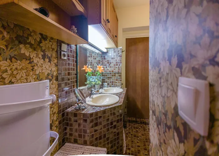 Lacoume Saint Jacques *