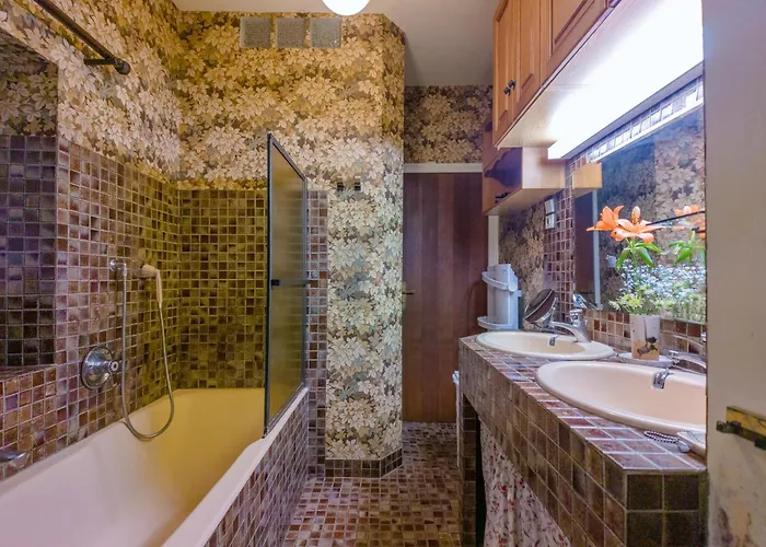 Lacoume Saint Jacques