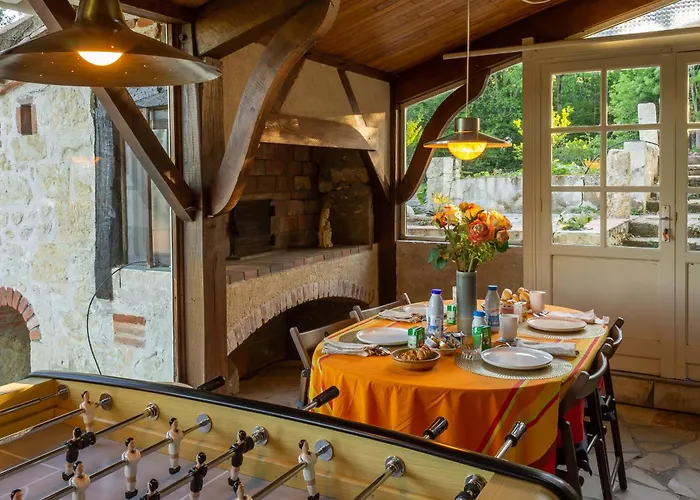 Lacoume Saint Jacques ホームステイ