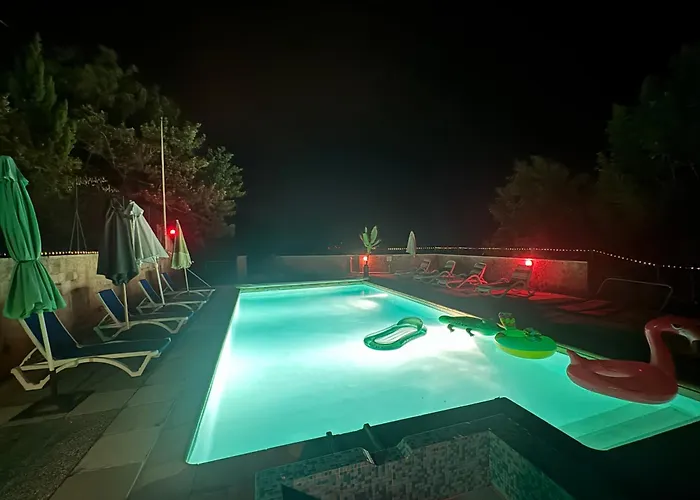 Проживание в семье Lacoume Saint Jacques