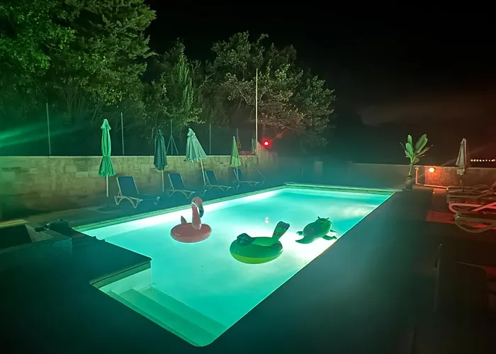 Проживание в семье Lacoume Saint Jacques Ош