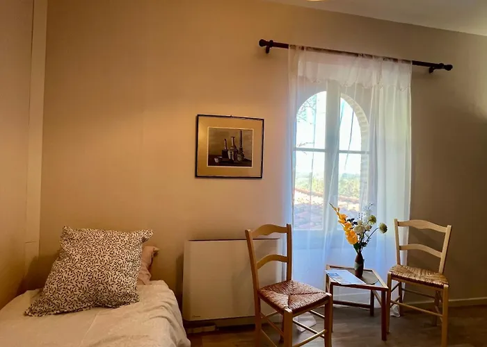 Lacoume Saint Jacques *